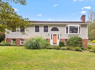 205 Hanover Rd, Newtown, CT 06470