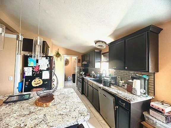 3rd image of 1000 Davis Drive