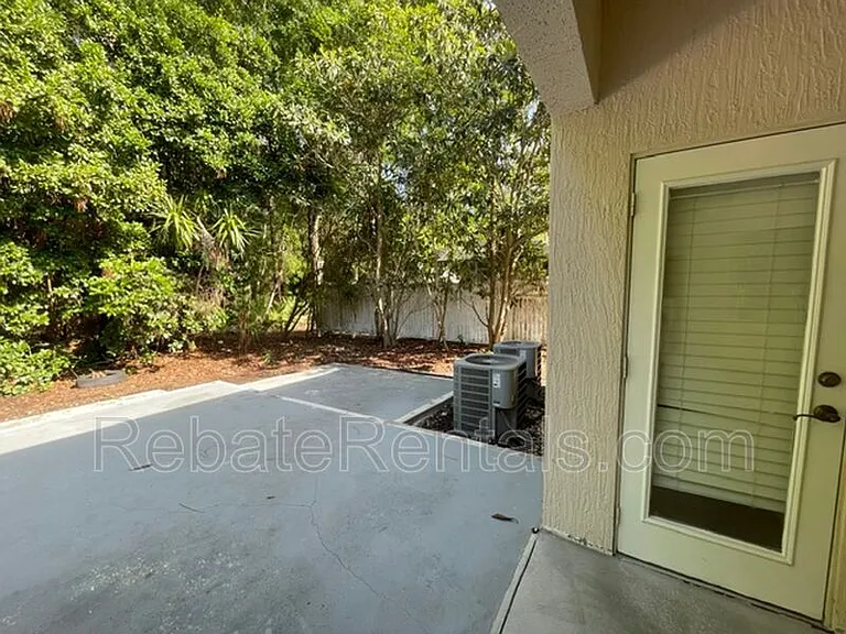 8907 Hampton Landing Dr E — Photo 21