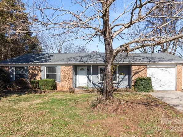 2000 Lilly Pond Ct, Charlotte, NC 28273