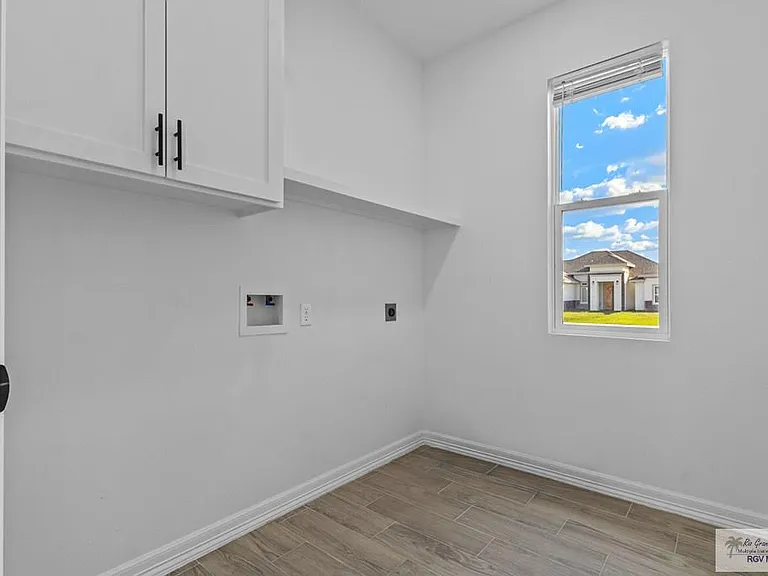 111 Hope Dr — Photo 10