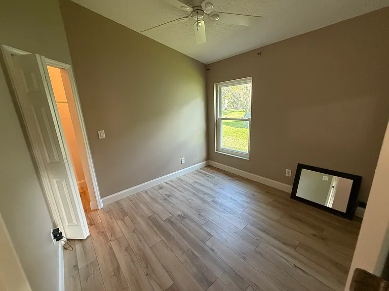 2700 Alicia Ln — Photo 6