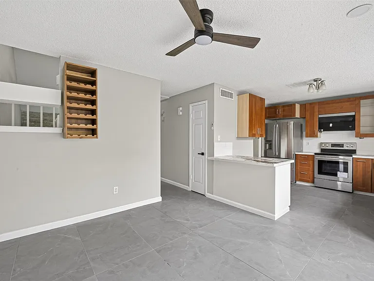 2340 Woodland Park Dr #113 — Photo 15