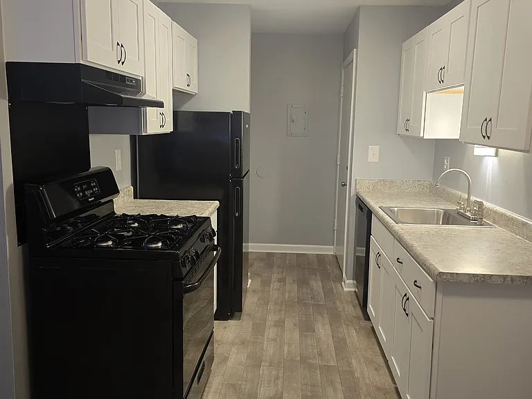 Park Hill Apartments — Photo 35