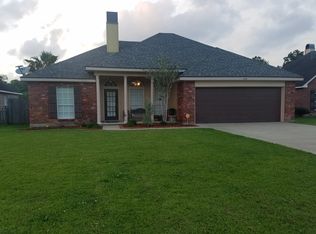 416 Crest Cir, Youngsville, LA 70592