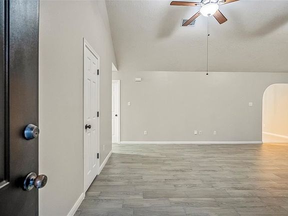 4th image of 7415 Wedgewood Dr