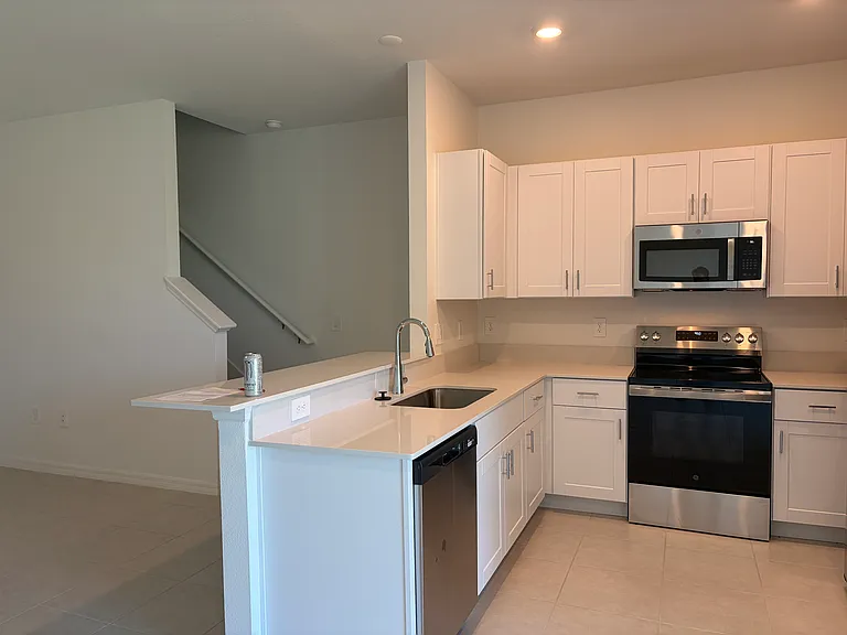 8627 Tropical Aire Ln — Photo 6
