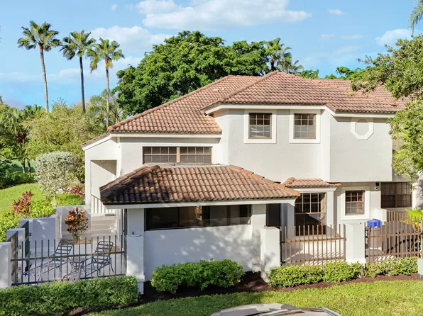 587 Prestwick Circle #2, Palm Beach Gardens, FL 33418