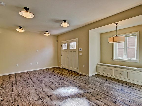 5th image of 925 S Ash Ave #1001