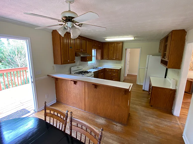1188 Westchester Dr — Photo 12