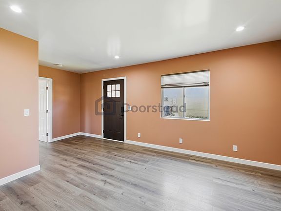 4th image of 2921 W 73rd St #Adu