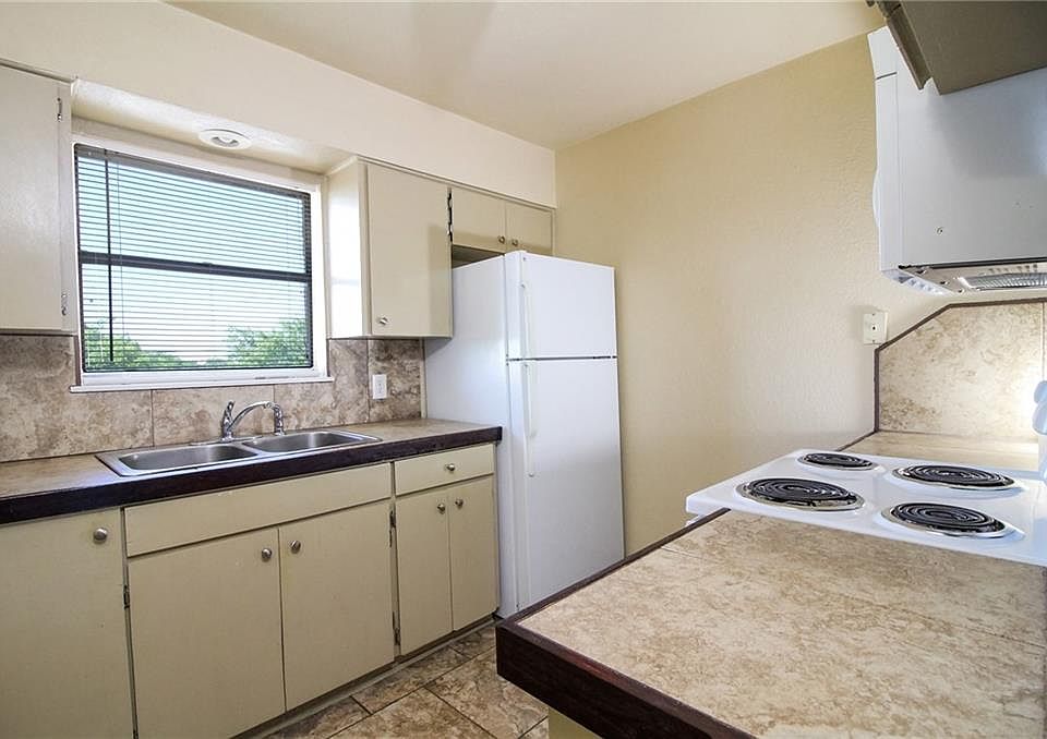 1st image of 1304 McKie Dr APT 105