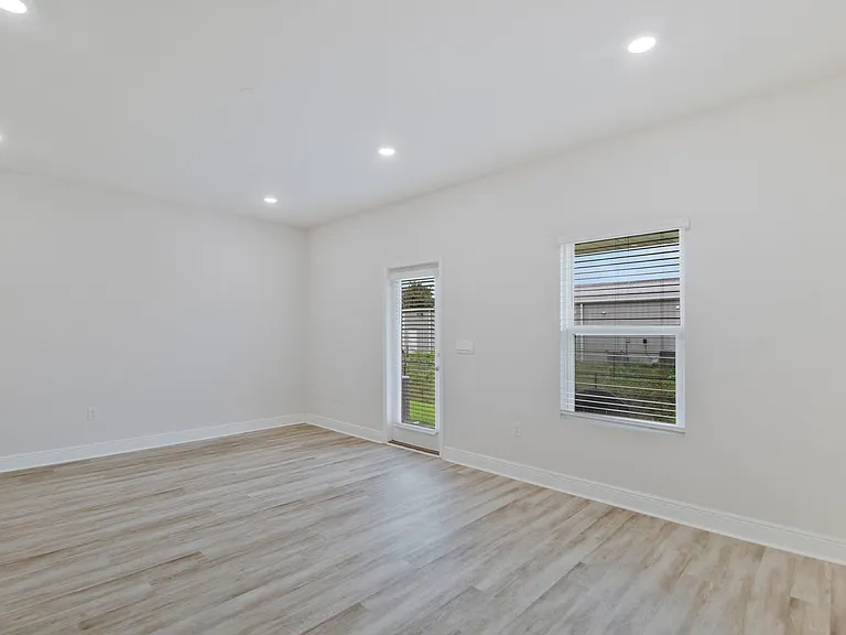 6356 Grove Park Dr — Photo 17