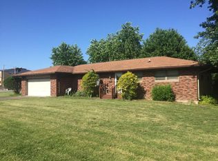 701 NE 4th St, Casey, IL
