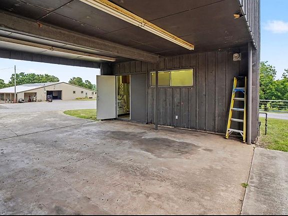 5th image of 10531 E Reno Ave