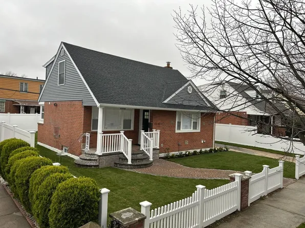 121-42 Laurelton Parkway, Rosedale, NY 11422