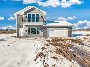 153 S Sycamore St, Valley Center, KS 67147