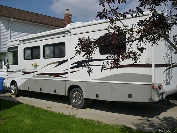 5th image of 474 Danette Dr