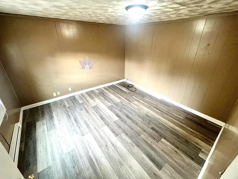 413 E South D St — Photo 8