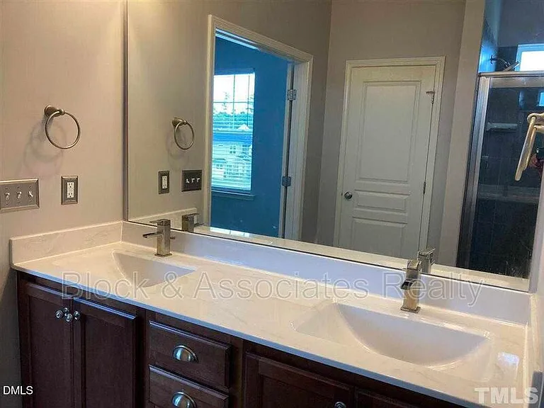 213 Churment Ct — Photo 9