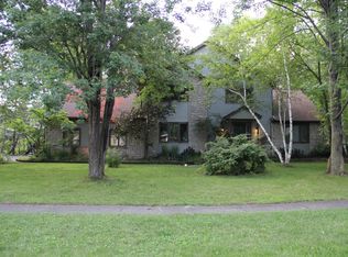 178 Ransom Oaks Dr, East Amherst, NY 14051