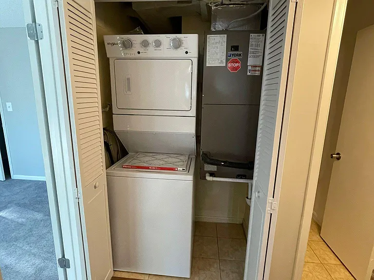 in-unit washer/dryer