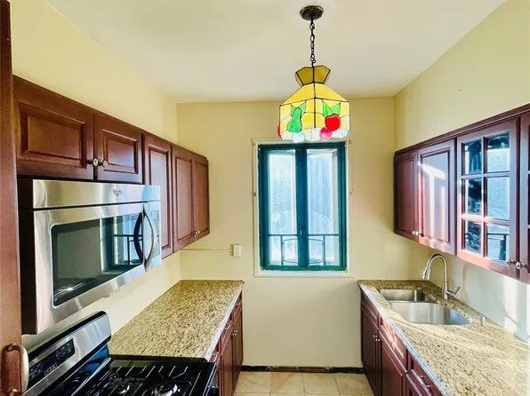 1490 Metropolitan Avenue #6E, Bronx, NY 10462