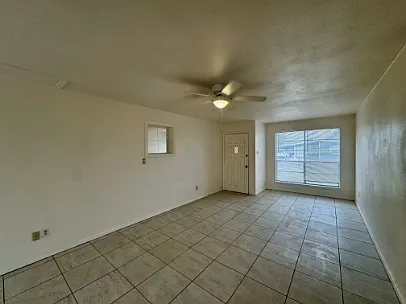 1104 Siesta Dr — Photo 6