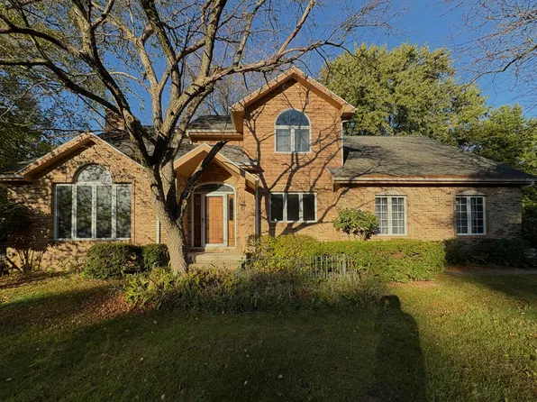 3303 Greyfox Dr, Valparaiso, IN 46383
