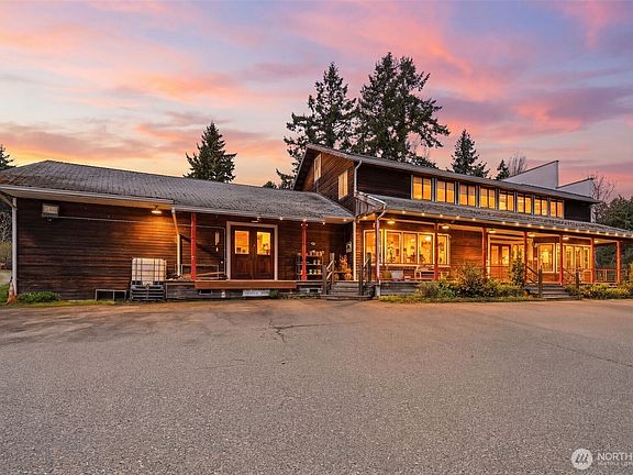 3rd image of 20211 Vashon Highway SW