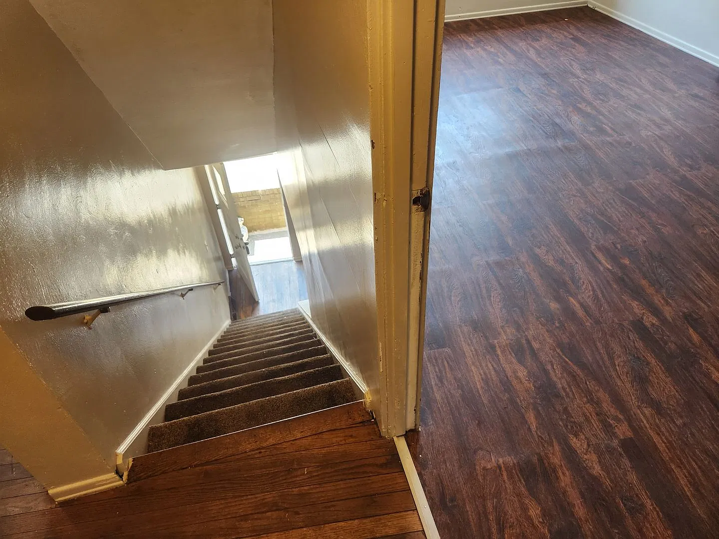 3 Bedroom 2-Story Townhome Conveniently Located in Up — Photo 2