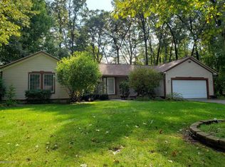 15384 Grand Oak Dr, Grand Haven, MI 49417