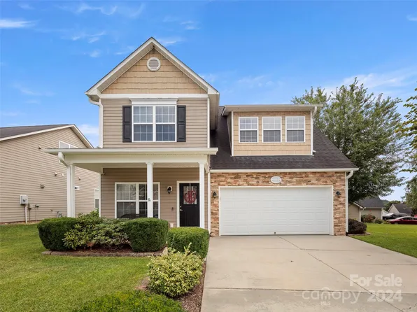 107 Chowan Dr, Fletcher, NC 28732