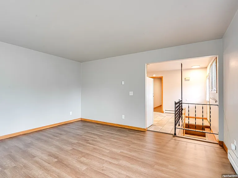 631 State St — Photo 4
