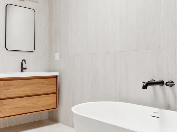 1044 Jefferson Avenue image 9 of 13