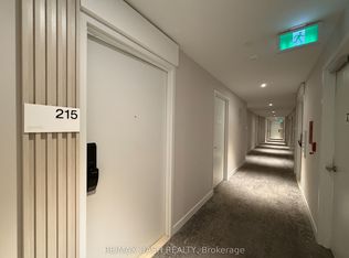 28 Ann St #215, Mississauga, ON L5G 3G1