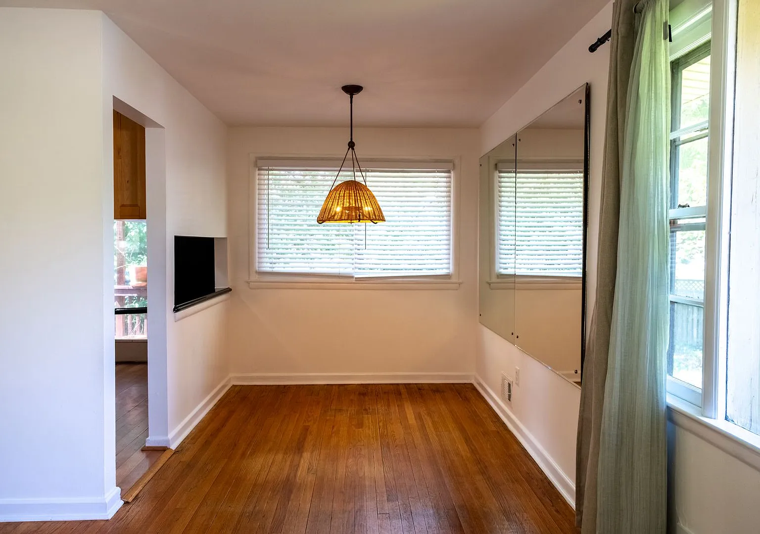 Charming Split-Level Home with Bright Interiors and Spacious Backyard — Photo 4