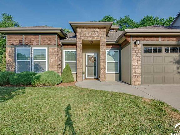 3rd image of 4543 Larissa Dr
