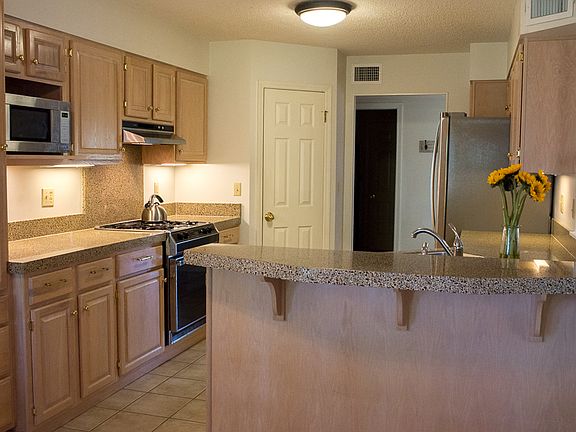 5th image of 238 Bayberry Dr