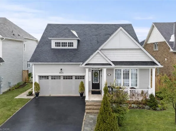 8424 Mulberry Dr, Niagara Falls, ON L2H 0K4