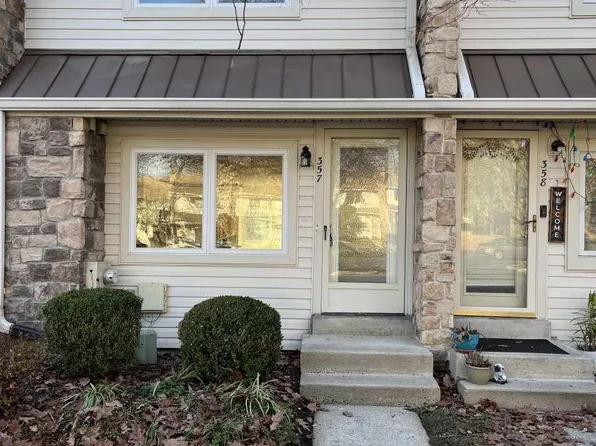 357 New Market Ct, Wayne, PA 19087