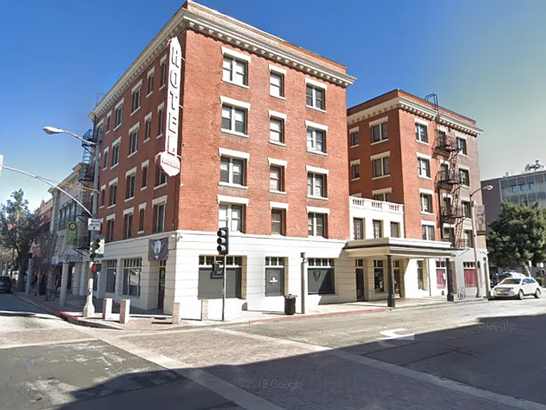 115 E 3rd St — Photo 13