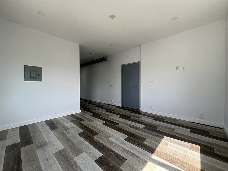 1814 SW 22nd Ave #11 — Photo 5