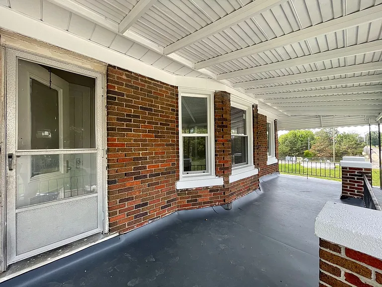1427 Calvert Ave — Photo 10