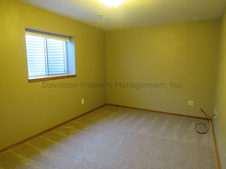 3280 Richmond Dr — Photo 14