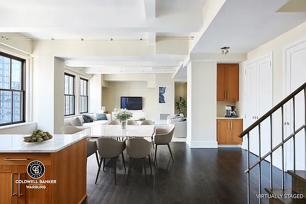 Rented by Coldwell Banker Warburg | media 2