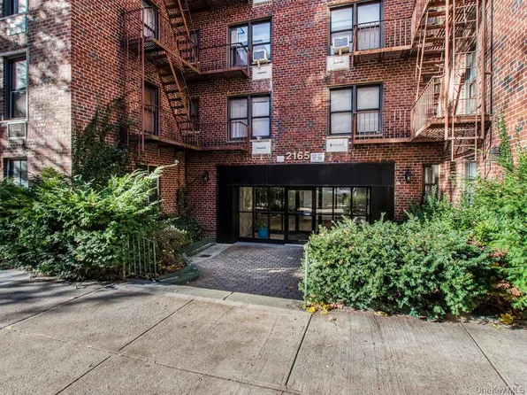 2165 Matthews Avenue image 19 of 23