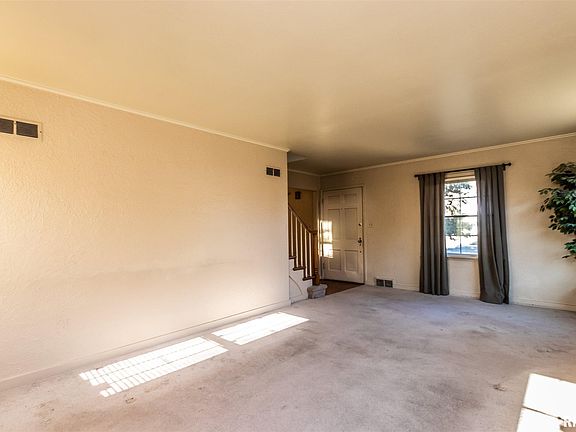 5th image of 604 W Hudson St