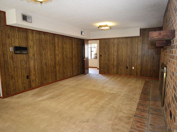4th image of 4 Misty Water Ln