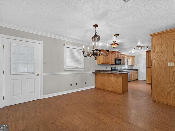 5th image of 2116 Screven Ave